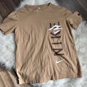 NEVER WORN Nike Tan Graphic Youth T-Shirt